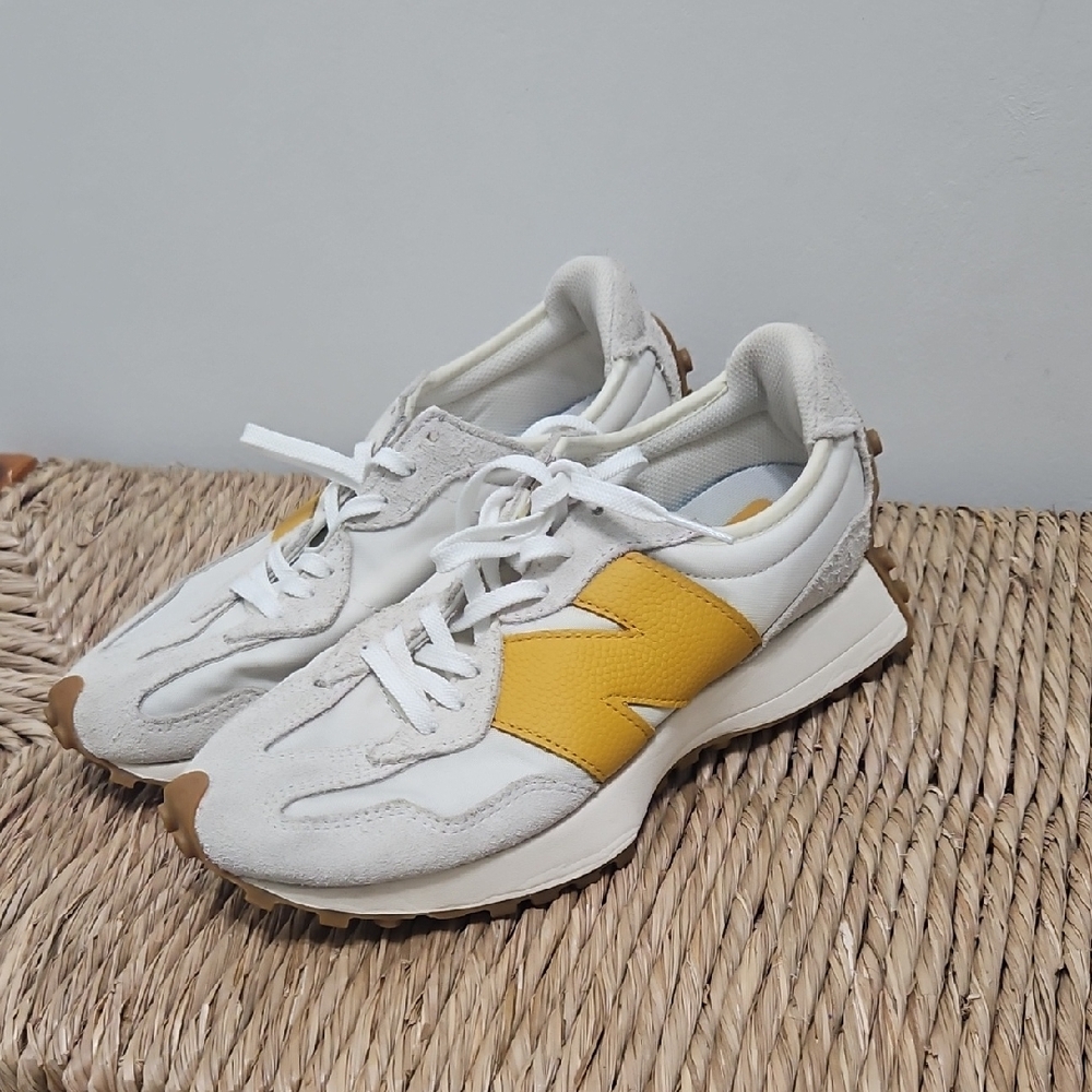 New Balance White and Yellow Retro Runner Sneakers Size 8